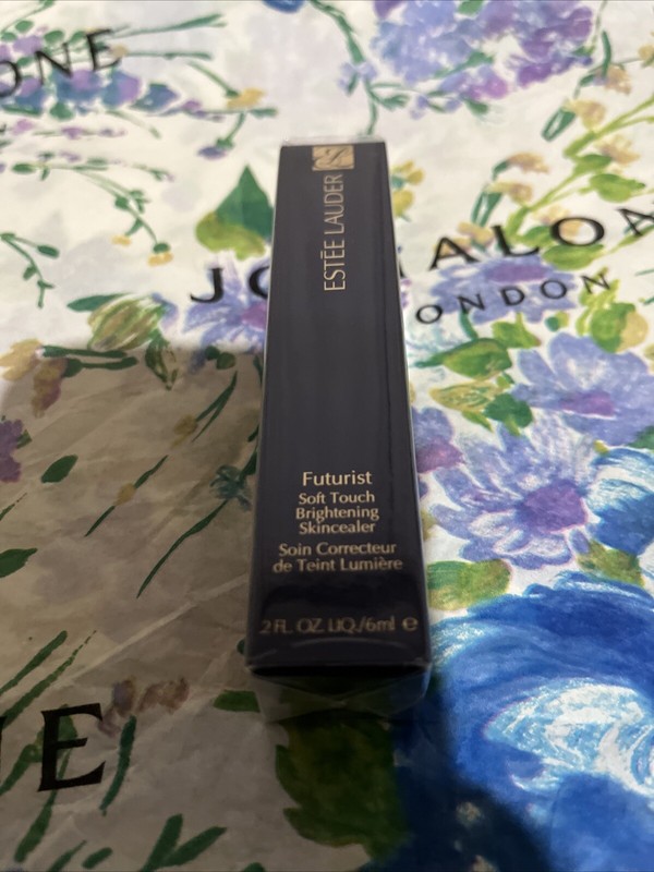 ESTEE LAUDER Futurist Soft Touch Brightening Skincealer (5.5N) 0.2 oz/6ml NIB gallery