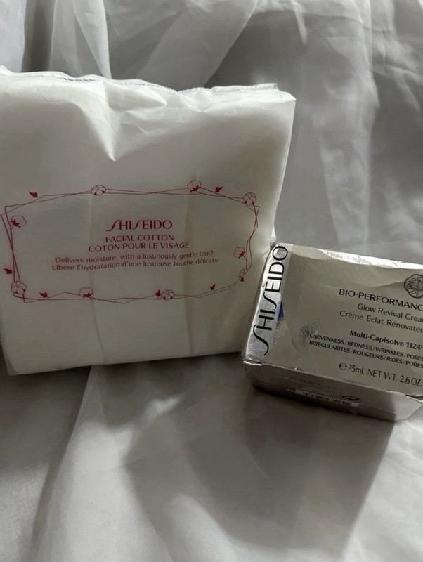 SHISEIDO BIO-PERFORMANCE GLOW REVIVAL CREAM MULTI-CAPISOLVE 2.6 OZ + FAC COTTON gallery