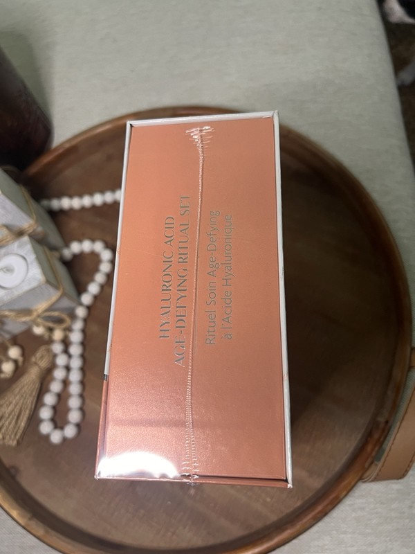 Luxury Hyaluronic Acid Anti-Aging Skincare GSet Sealed Spa Collection New gallery