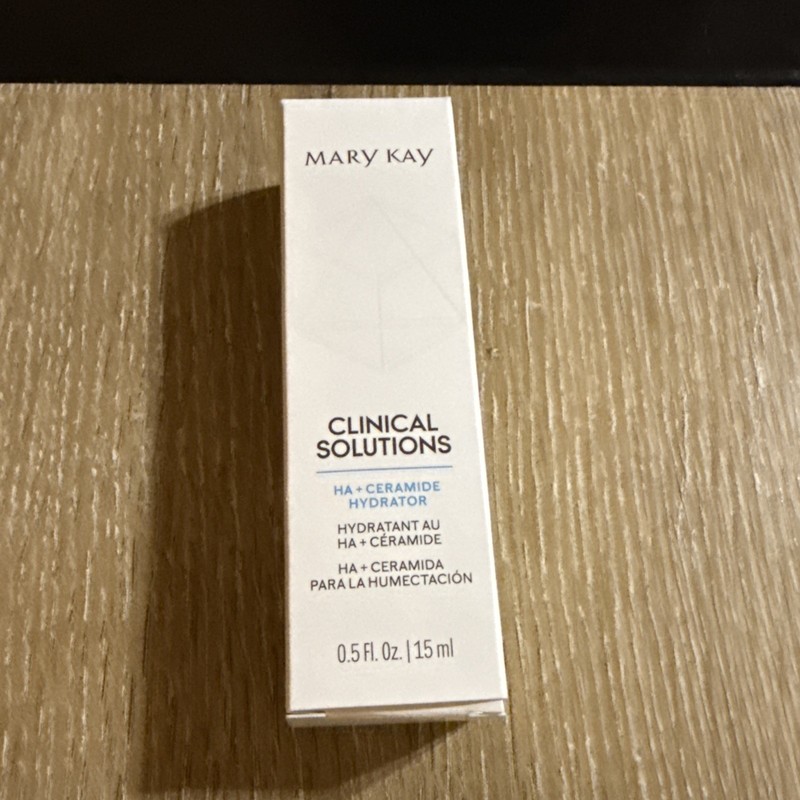 New In Box Mary Kay Clinical Solutions HA + Ceramide Hydrator Full Size