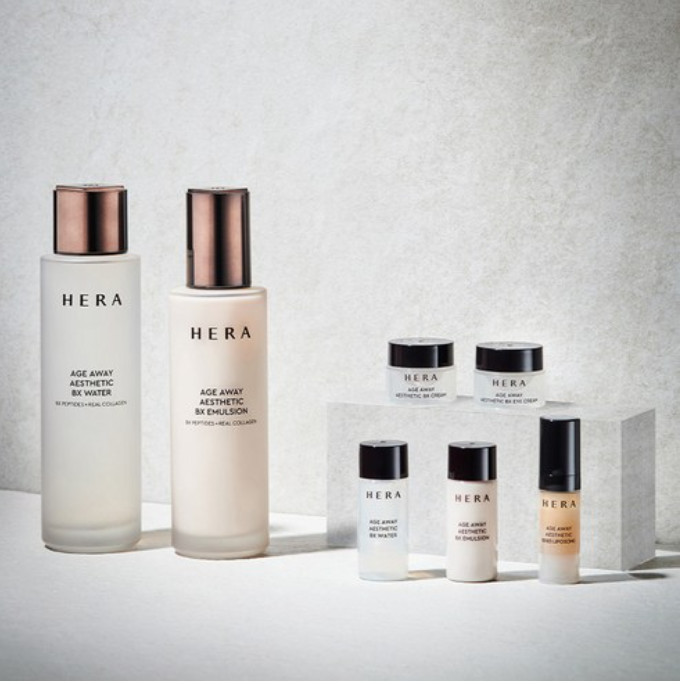 Hera Age Away Aesthetic 2-Piece Set - Anti-Aging Skincare Set Premium Gift Set gallery