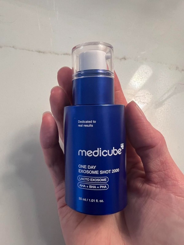 2 BOTTLES-LUXRY MEDICUBE One Day Exosome Shot 2000 30 mL 1.01fl oz | EXP:01/2028 gallery