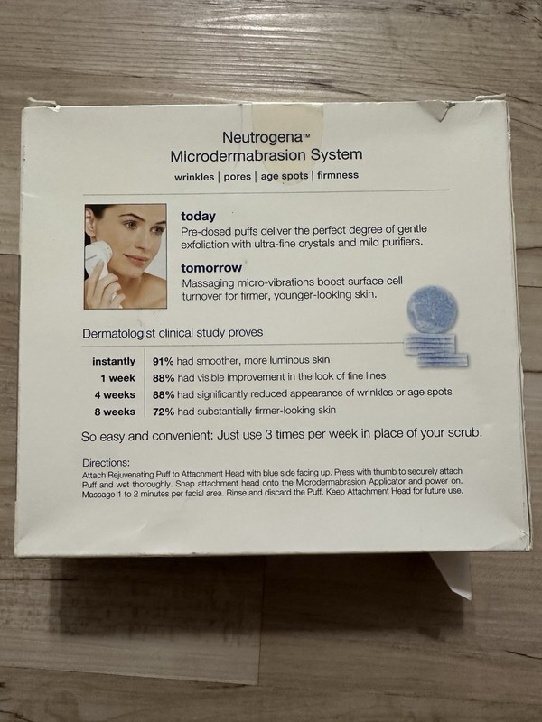 Neutrogena Microdermabrasion System Kit 12 Puffs NEW OPEN BOX w/ Batteries gallery