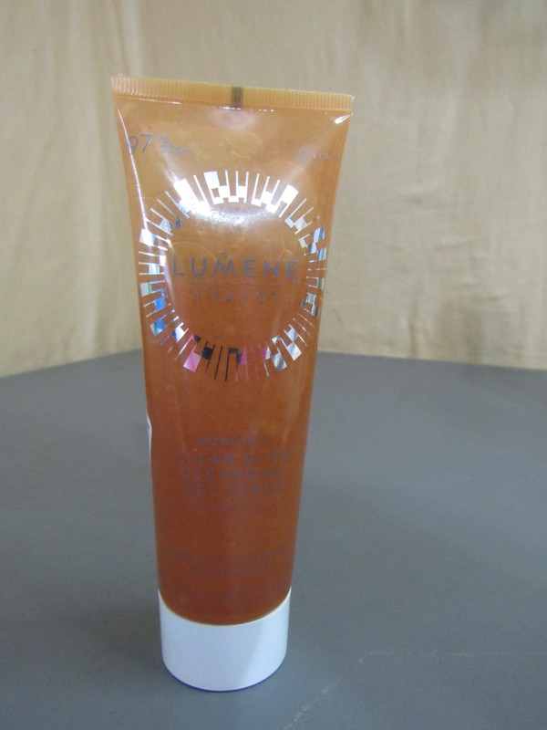 Lumene Valo Finland Clear Glow Cleansing Gel Scrub with Vitamin C – 4.2 fl oz