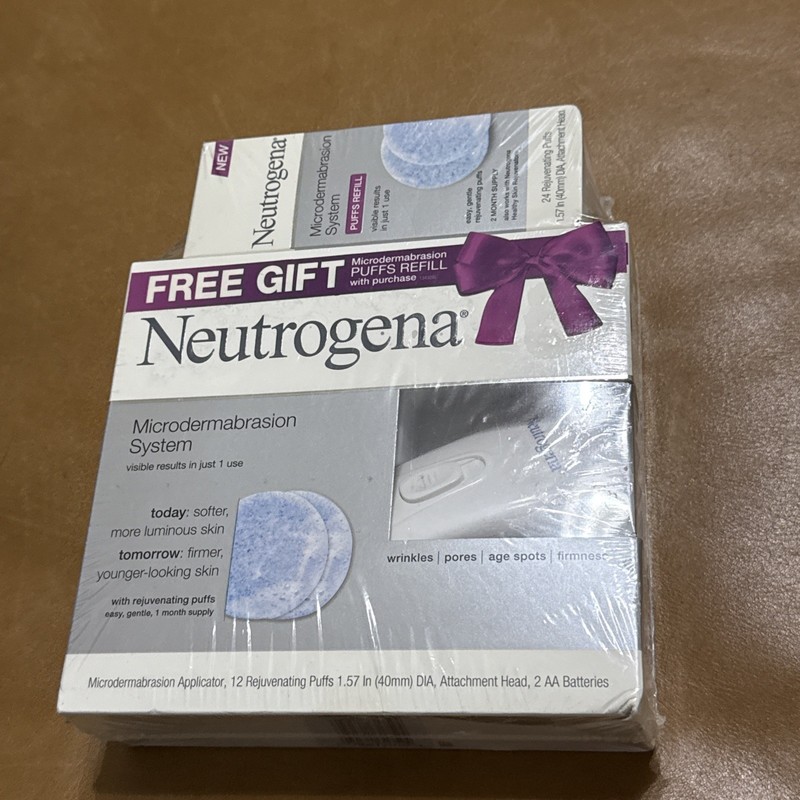 Neutrogena Microdermabrasion System Kit +36 Rejuvenating Puffs New in Box