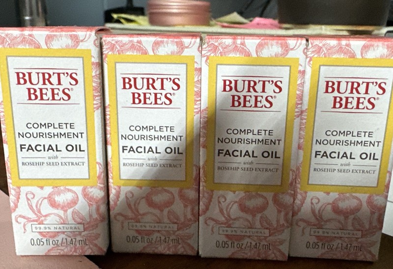 Lot of 4 Burt’s Bees Complete Nourishment Facial Oil Rosehip Seed Extract NEW