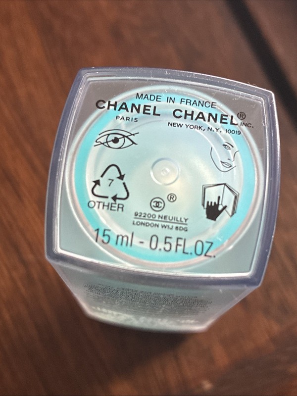 Chanel, Hydra Beauty Camellia Glow Concentrate, 15ml, .5 fl. oz. gallery