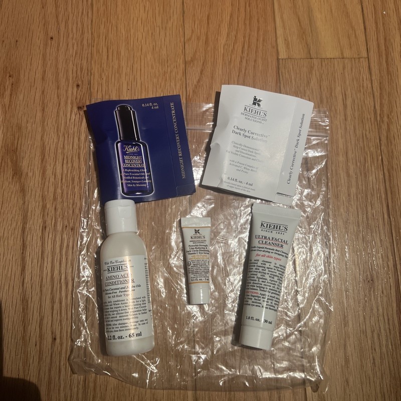 Kiehl’s Skin Care Gift Set Travel Set New
