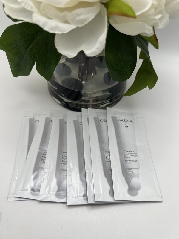 7 Caudalie Vinoperfect Brightening Eye Cream 1.5ml Sample Packets