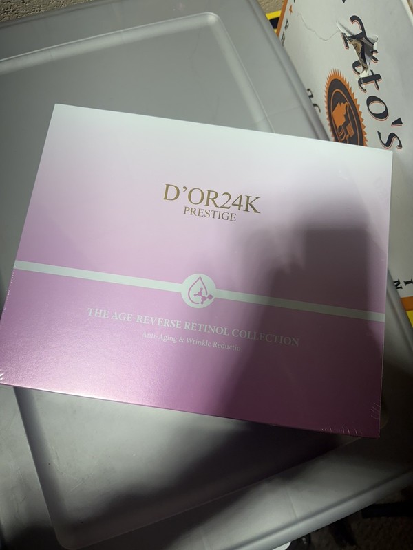 THE AGE-REVERSE RETINOL COLLECTION