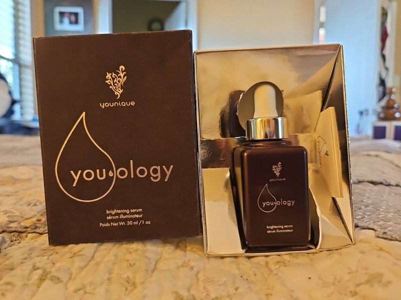Younique Youology Skin Brightening Serum 30 ml / 1 oz ~ NIB