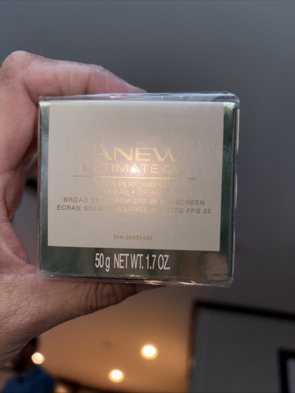 Avon Anew Day Treatment Cream – 1.7oz