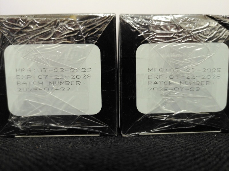Facial Oil with Blue Tansy and Facial Oil with Damascena 30ml each LOT 2 gallery