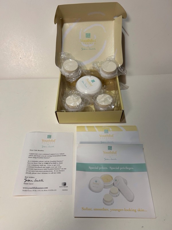 Youthful Essence By Susan Lucci Vitamin Enriched Resurfacing Cream 2.5 oz 4 Pads
