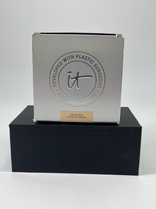 IT Cosmetics Confidence in a Cream Moisturizer (120 ml, 4 fl oz) -damaged box gallery