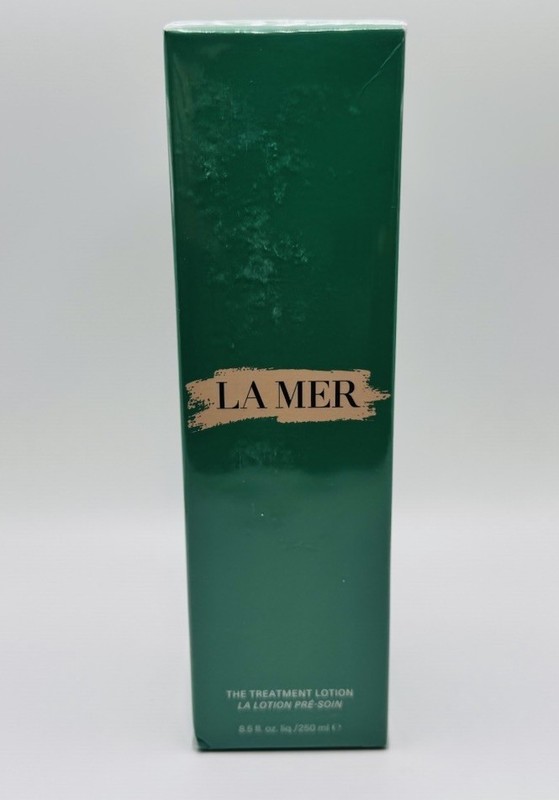 La Mer The Treatment Lotion for Hydration and Anti-Aging ~ 8.5 Fl Oz / 250 mL