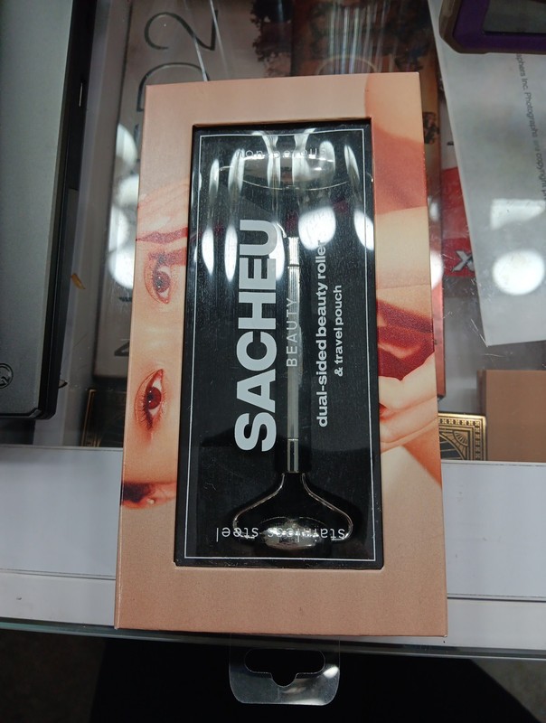 Sacheu Stainless Steel Dual Sided Beauty Face Roller With Travel Pouch. NEW