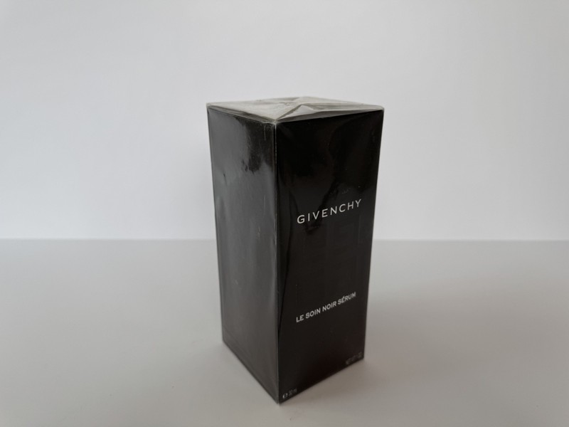 GIVENCHY Le Soin Noir Serum 30ml / 1 OZ NEW sealed Authentic