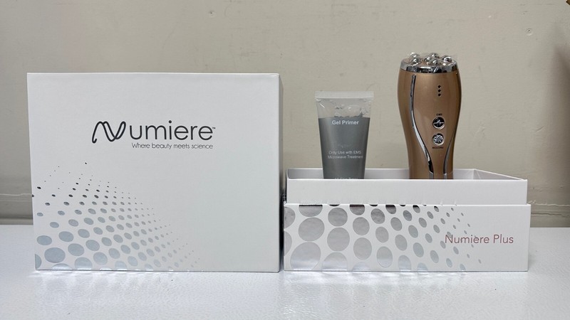 Numiere Microcurrent & LED Blue & Red Light Therapy Sculpting Device Face
