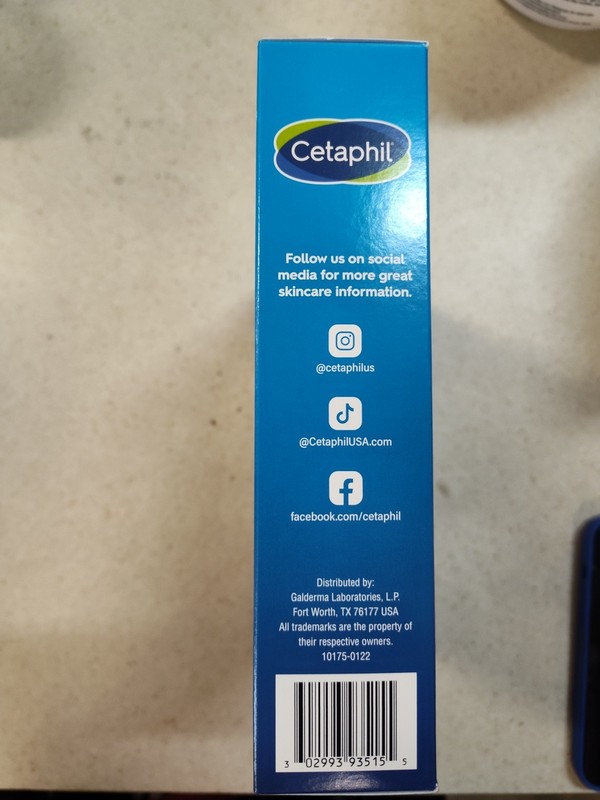 Cetaphil Healthy Skin Essentials Kit Daily Facial Cleanser & Moisturizing Lotion gallery