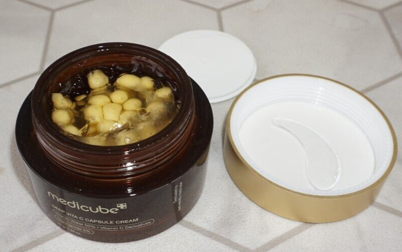 Medicube Deep Vita C Capsules Cream Vitamins & Niacinamide 55gr 1.94 oz gallery