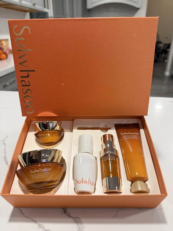 Sulwhasoo Concentrated Ginseng Rejuvenating creame perfecting rich set 5 item