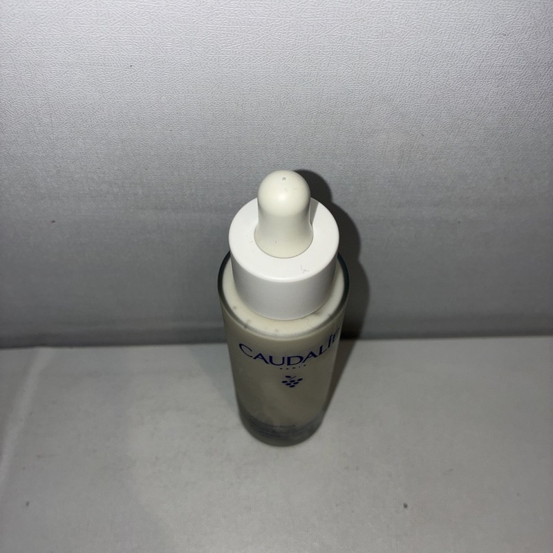 Caudalie Vinoperfect Brightening Dark Spot Serum 50ml 1.6oz/ No Box gallery