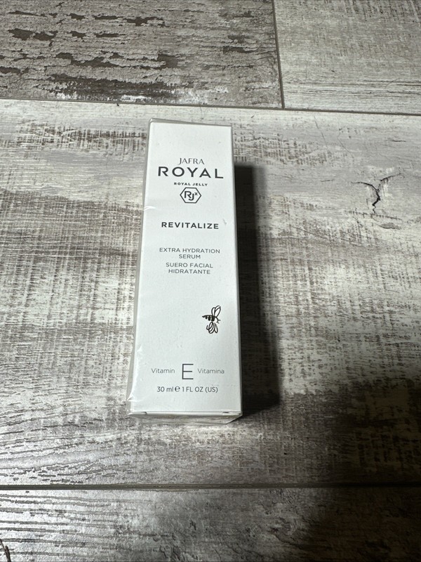 Jafra Royal Jelly Revitalize Extra Hydration Serum w/Vitamin E 1.0 Fl oz