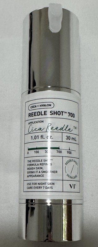 VT Cica x Hyalon Reedle Shot 700 Refines Skin 30ml / 1.01 fl oz Exp 10/23/2026