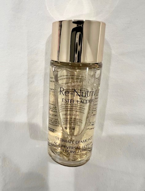 *BRAND NEW ESTEE LAUDER RE-NUTRIV ULTIMATE DIAMOND AGE REVERSAL LOTION 1.7 OZ*
