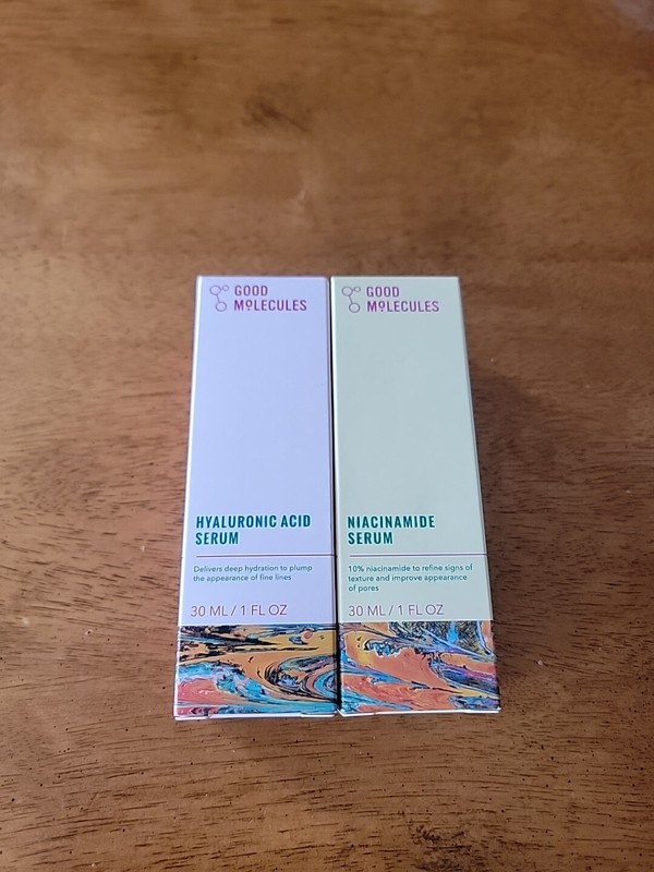 Good Molecules Niacinamide Serum and Hyaluronic Acid Serum ! 2 pack Bundle
