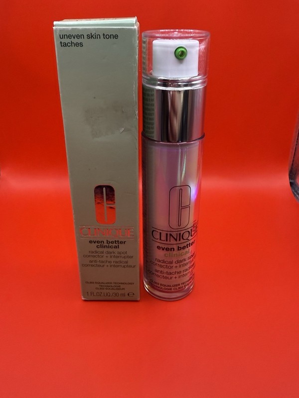 Clinique Even Better Clinical Radical Dark Spot Corrector + Interrupter 1 fl oz gallery