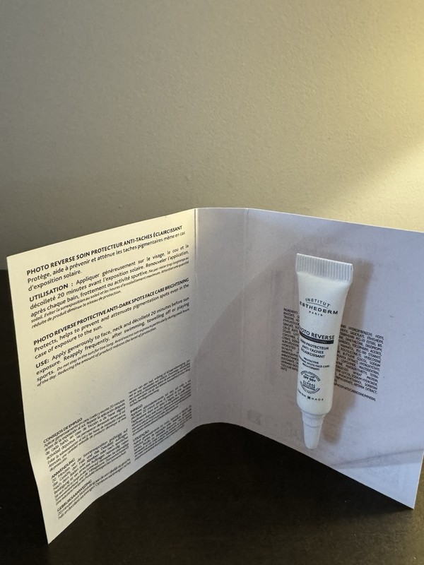 Institut Esthederm Photo Reverse Protective Anti Dark Spots Face Care 2 ml gallery