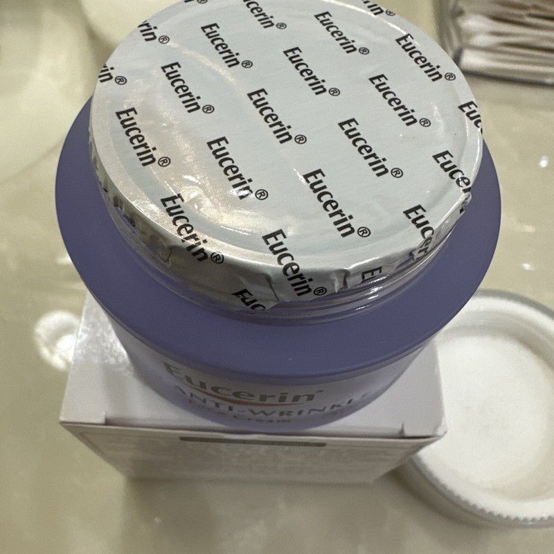Eucerin Q10 Anti-Wrinkle Sensitive Skin Creme gallery