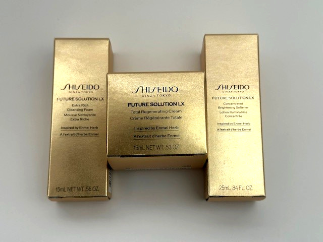 New Shiseido Future Solution LX Deluxe 3 Pieces Travel Set + Zippered Pouch gallery