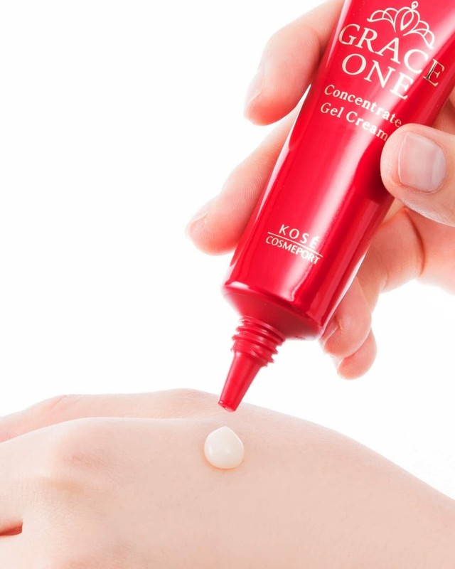 Kose Grace One Concentrated Intensive Repair Gel Cream 30g Japan for 50s gallery
