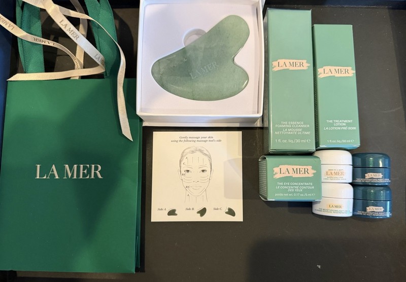 Lot of 8 La Mer Deluxe Travel Set ( Masssage Tool,Cleanser,Toner,Eyecream,cream)