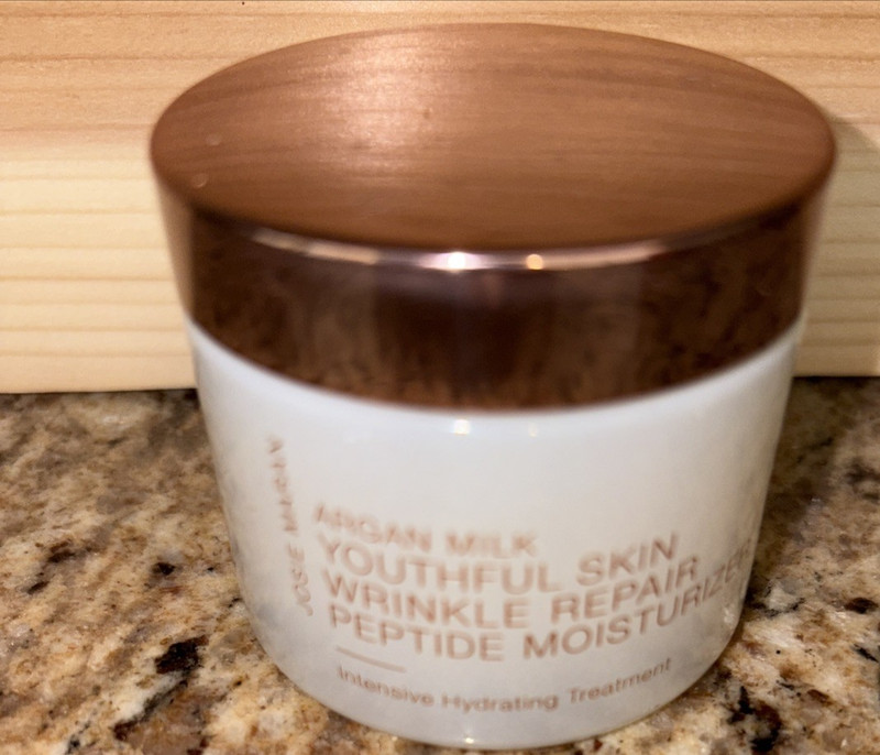 Josie Maran Argan Milk Youthful Skin Wrinkle Repair Peptide Moisturizer 1.7 oz