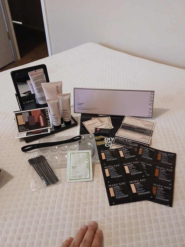 Samples And Pre-owned Mary Kay