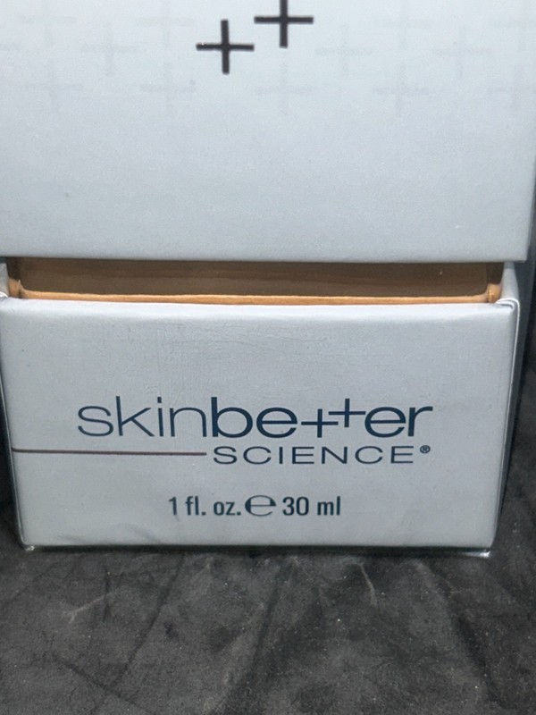 AlphaRet Clearing Serum SkinBetter Science 1 FL. OZ / 30 ML - New in Box gallery