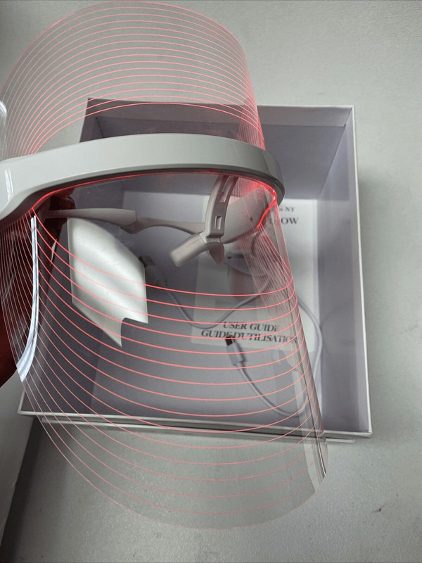 Solaris Laboratories NY LED light therapy mask gallery