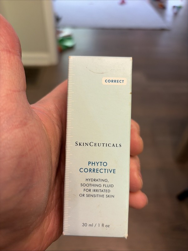 SkinCeuticals Phyto Corrective Soothing Fluid – 1oz