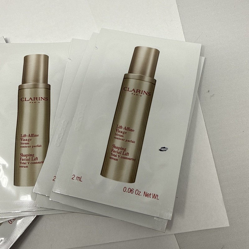 Clarins Shaping Facial Lift Total V Contouring Serum, 30 Packets ~ 2 Ml Each gallery