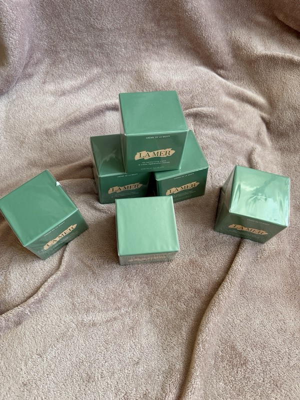 La Mer The Moisturizing (Soft) Cream 2 oz / 60 Crème de la Mer Face Cream gallery