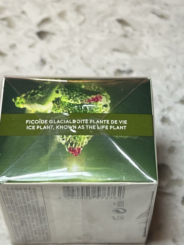 Yves Rocher Serum Vegetal - Day + Night - 50ml - NIB Sealed gallery