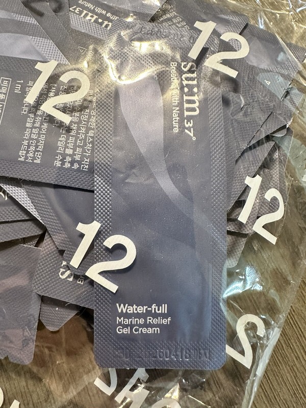 SU:M37 Water-full Marine Relief Gel Cream 1mlx 100pcs SUM37 New version