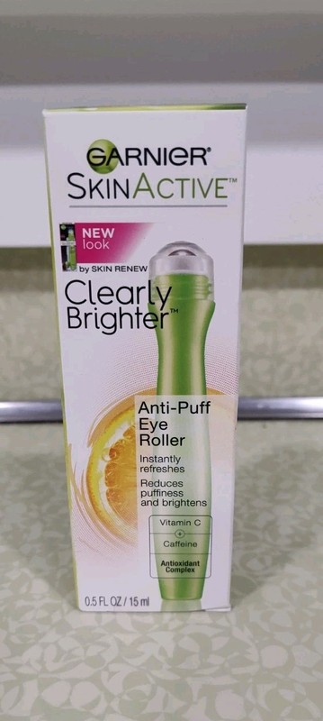 Garnier Clearly Brighter Skin Active Anti-Puff Eye Roller Instantly Refreshes