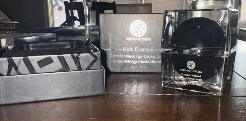 Forever Flawlesss Black Diamond Infused Age-Defying Cream 50 g/ 1.76 oz Exp 6/26
