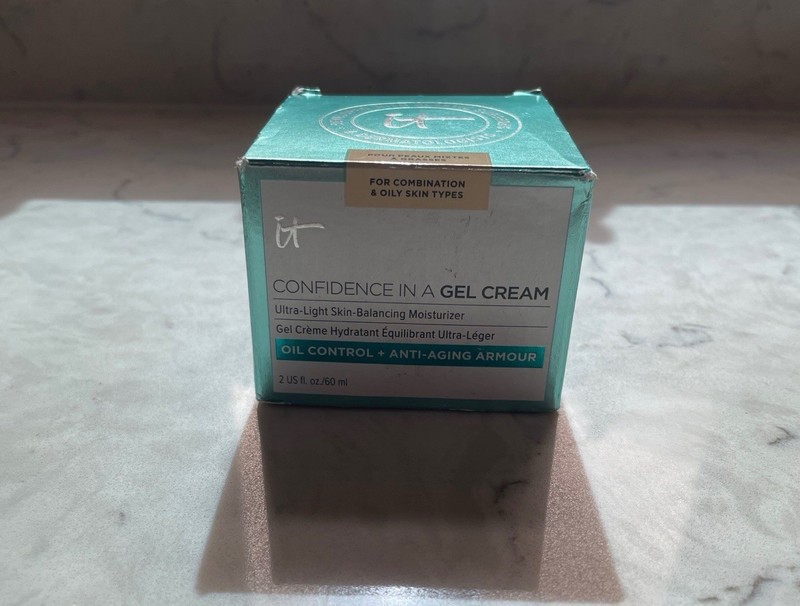 IT Cosmetics Confidence In A Gel Cream Moisturizer Oil Control Anti-Aging 2oz