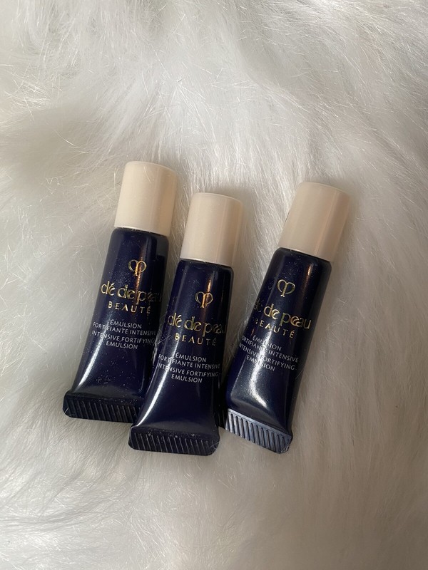 CLE DE PEAU Beaute Intensive Fortifying Emulsion Sample Size 5 mL Each Lot 3